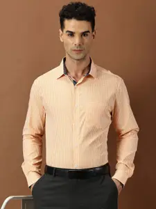 INVICTUS Men Original Cutaway Collar Gingham Checks Checked Cotton Formal Shirt