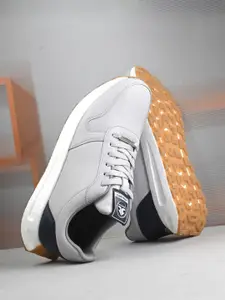 OFF LIMITS Men Colourblocked Fashion