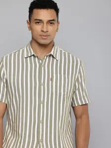 Levis Relaxed Fit Vertical Stripes Casual Shirt