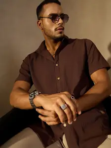 DENNISON Men Solid Spread Collar Oversized Smart Casual Shirt