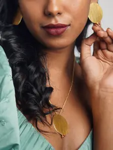 TOTAPARI Gold-Plated Pendant Set