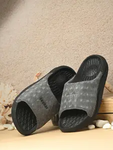 SPYKAR Men Printed Sliders