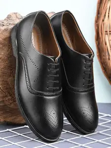 Provogue Men Round Toe Formal Brogues