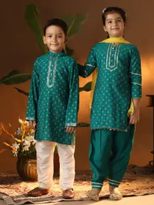 VASTRAMAY Boys Floral Printed Mandarin Collar Straight Kurta With Pyjamas