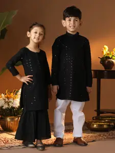 VASTRAMAY Boys Geometric Embroidered Mandarin Collar Sequinned Straight Kurta With Pyjamas