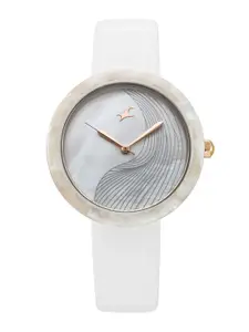 Fastrack Women Round Patterned Dial & Leather Straps Analogue Watch 68035KL01