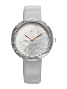 Fastrack Women Round Printed Dial Leather Straps Analogue Watch 68035KL03