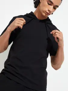 max URB_N Men Solid Hooded T-shirt