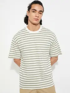 max URB_N Men Oversized Striped T-shirt