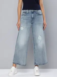 Levis Women 94 Baggy Wide Leg Low Distress Light Fade Stretchable Jeans