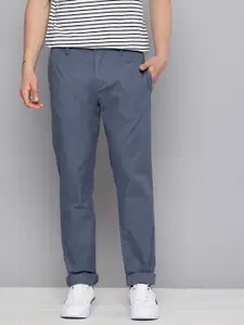 Levis Men Textured Tapered Fit Chinos Trousers