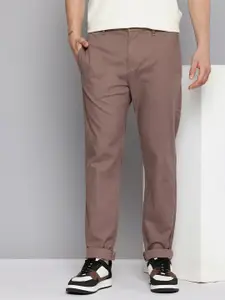 Levis Men Textured Tapered Fit Chinos Trousers