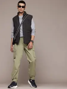 The Roadster Lifestyle Co. Men Mid-Rise Pure Cotton Relaxed Fit Cargo Style Joggers