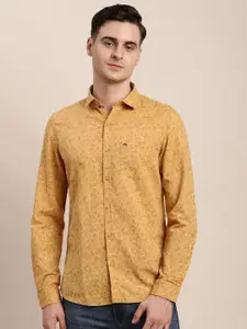 Turtle Men Spread Collar Relaxed Slim Fit Floral Printed Casual Shirt