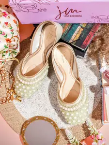 JM Looks Women Ethnic Embellished Mojaris