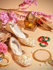 JM Looks Women Embellished Ethnic Mojaris Flats