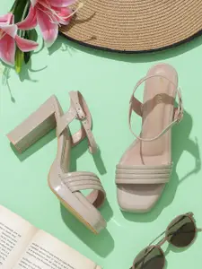 TRASE Women Block Heel  Sandals