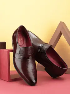 pelle albero Men Textured Leather Slip On Heel Formal Shoes