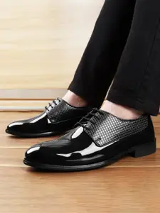 INVICTUS Men Textured Formal Derbys Shoes