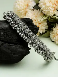 Moedbuille Silver-Plated Choker Necklace