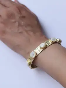 TOTAPARI Gold-Plated Emily Mother-of-Pearl Cuff