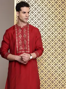 House of Pataudi Floral Yoke Design Mandarin Collar Thread Work Jashn Kurta