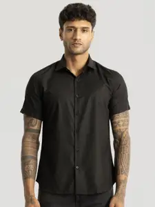 Snitch Men Smart Slim Fit Opaque Casual Shirt