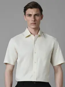 Louis Philippe Men Spread Collar Textured Cotton Formal Shirt