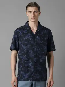 Louis Philippe Sport Men Slim Fit Floral Opaque Printed Casual Shirt