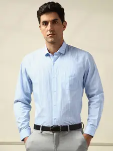 Peter EnglandMen Slim fit striped cotton formal shirt