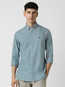 Van Heusen Sport Men Button-Down Collar Vertical Striped Cotton Slim Fit Casual Shirt