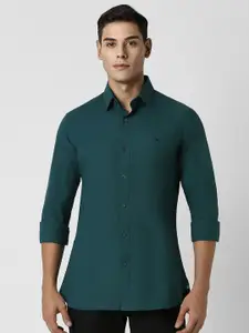 Van Heusen Sport Men Spread Collar Solid Cotton Slim Fit Casual Shirt