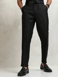 HIGHLANDER Men Solid Mid Rise Tapered Fit Regular Trousers