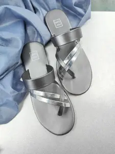 POSTCARD Women One Toe Flats with Buckles