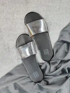 POSTCARD Women Colourblocked One Toe Flats with Bows