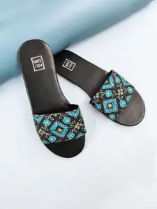 POSTCARD Women Open Toe Flats
