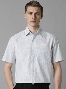 Louis Philippe Men Spread Collar Checked Cotton Formal Shirt