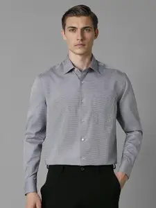 Louis Philippe Men Spread Collar Textured Cotton Formal Shirt