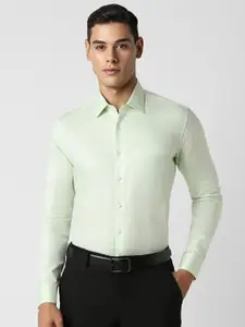 Van Heusen Men Spread Collar Solid Cotton Slim Fit Casual Shirt