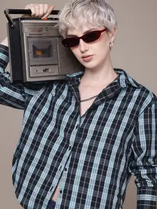 Roadster Checked Oversized Casual Shirt