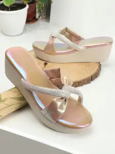 CHINRAAG Women Embellished Wedge Sandals