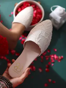 GLAM STORY Women Embroidered Pointed Toe Mules Flats