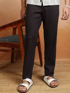 HIGHLANDER Men Slim Fit Mid-Rise Flat-Front Chinos Trousers