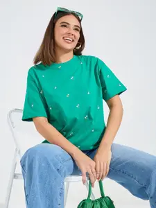 Styli Oversized Floral Embroidery Detail T-shirt