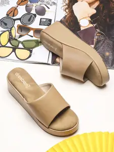 DressBerry PU Round Toe Wedge Heels Sandals