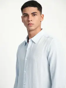 THE BEAR HOUSE Men Self Design Textured Slim Fit Cotton Casual Shirt