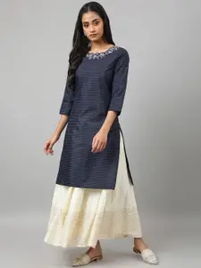 W Geometric Printed Round Neck Thread Work Straight Kurta