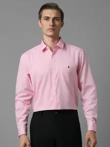 Louis Philippe Sport Men Spread Collar Solid Cotton Slim Fit Casual Shirt