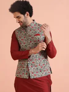 Kisah Men Printed Mandarin Collar Nehru Jacket