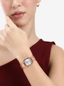 DressBerry Women Dial & Bracelet Style Straps Analogue Watch UT-A8637-RGW-DB